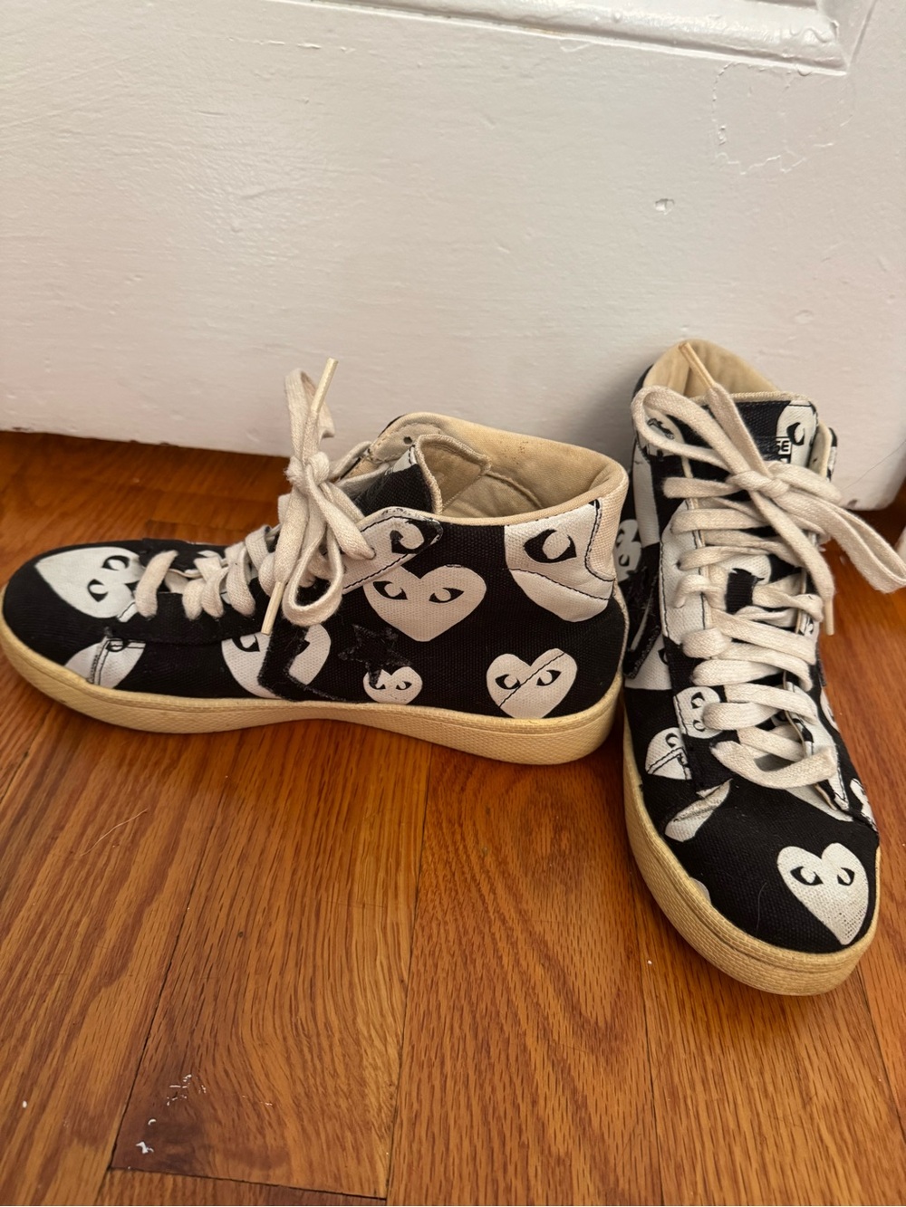 Comme Des Garçons Play x
Converse - Picture 2 of 4